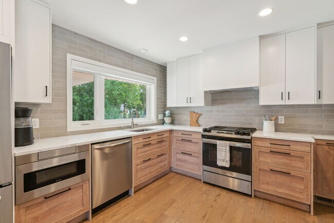 Foto del edificio - 2601 Raleigh Ave