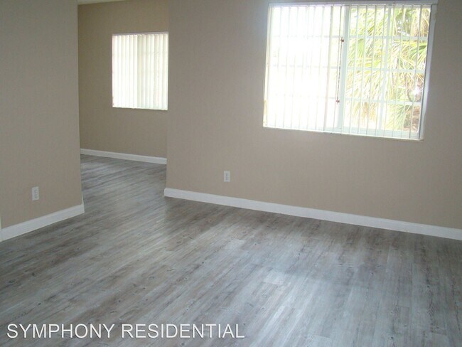 Foto del edificio - 3105-3281 NW 118th Dr