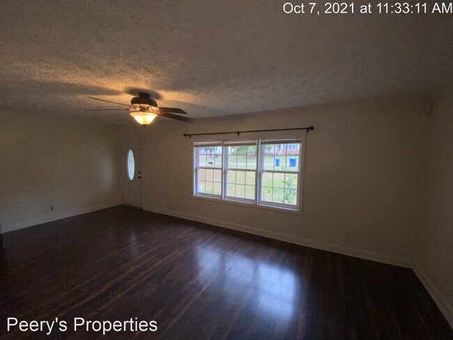 Foto del edificio - 3 br, 2 bath House - 1005 Sandalwood Drive
