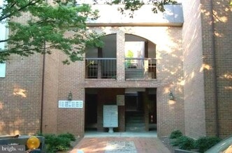 Building Photo - 1107 N Taylor St