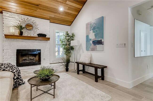 Building Photo - 1005 Cresswell Dr