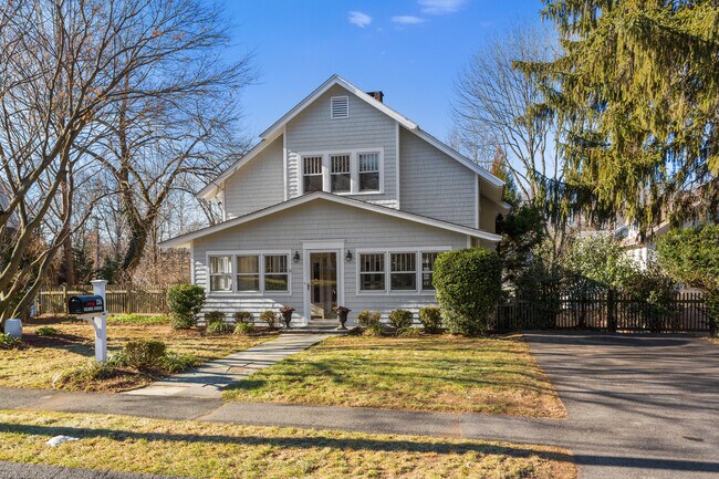 Building Photo - 124 Holmes Ave