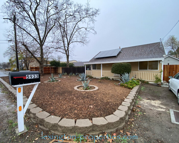 Primary Photo - Beautifully Remodeled, 3BD/1BA Home, Avail...