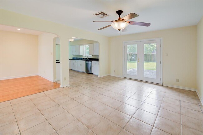 Building Photo - 8807 McAvoy Dr