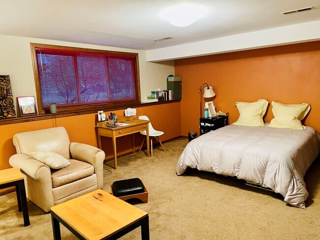Foto del edificio - 7805 Meadow Ct