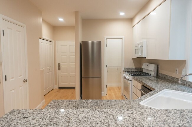 Foto del edificio - 2Bd/2.5Ba Mercer Island Condo