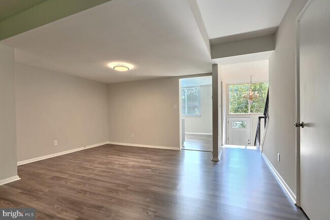 Building Photo - 9264 Bellbeck Rd