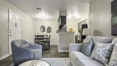 Living Room- A2-1BR-1BA-V at SoCo-001.jpg - V at SoCo
