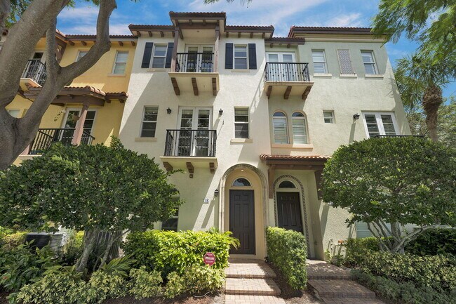 Building Photo - 18 Via Floresta Dr