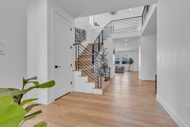 Building Photo - 3429 W 154th Ave