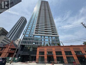 Building Photo - 609 Sherbourne St