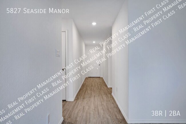 Foto del edificio - 5827 Seaside Mnr