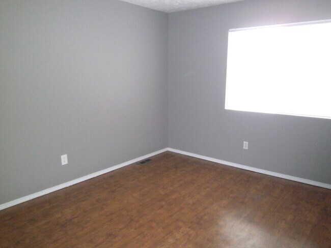 Building Photo - Great Brentwood Forest Home Available soon!!!