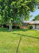 Building Photo - 613-617 W Sheridan Ct