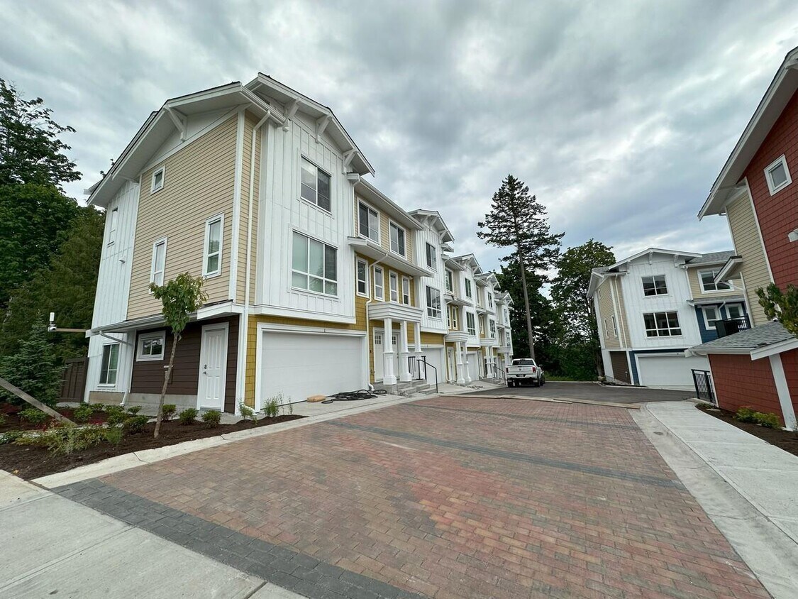 Photo principale - 16560 17a Ave