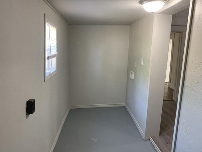 Foto del edificio - 208 E Springer Ave