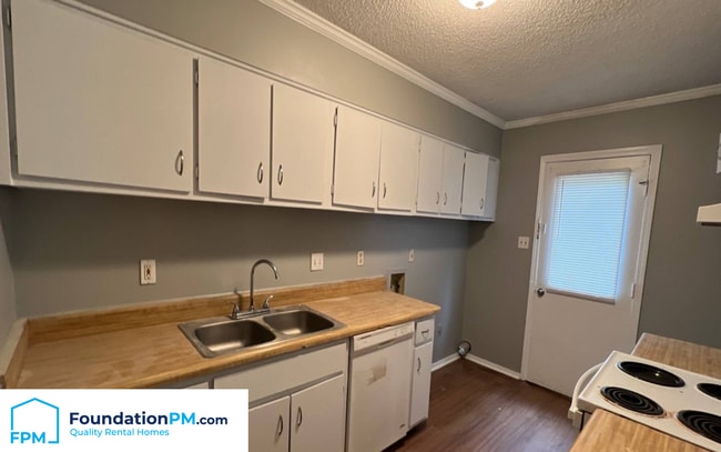 Building Photo - 3927 Timberwood Dr