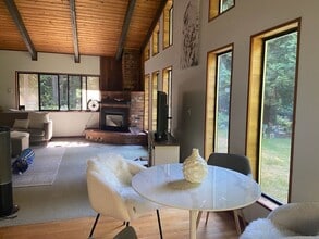 Building Photo - 102 Byron Rd