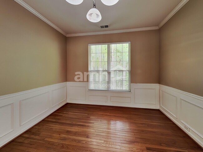Foto del edificio - 433 Holland Springs Dr