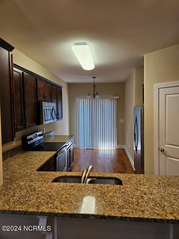 Foto del edificio - 31 Cypress Cir