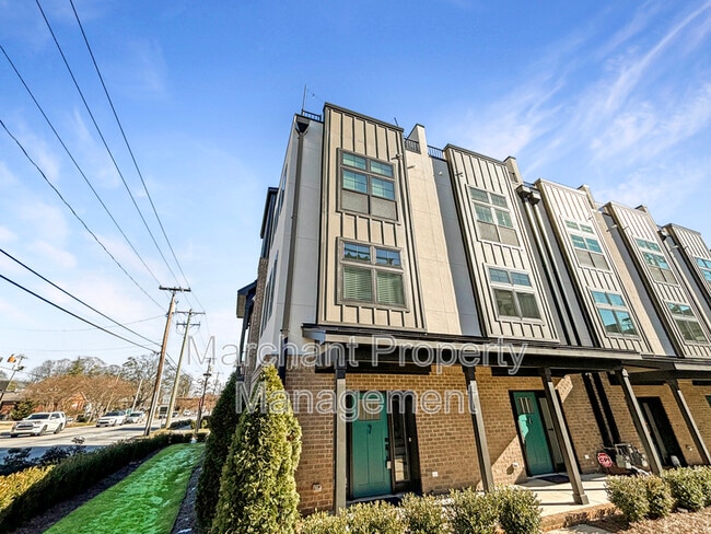 Photo - 121 W Stone Ave Townhome