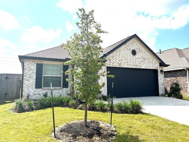 Building Photo - 3011 Azalea Pt