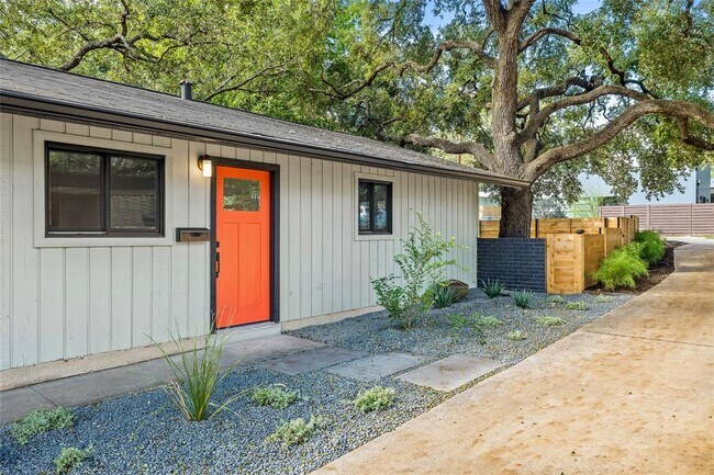 Building Photo - 1813 Drake Ave