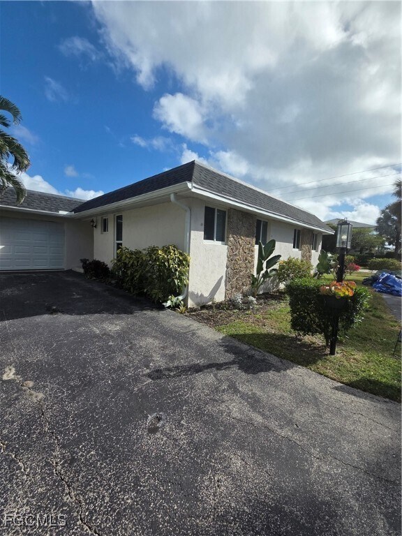 Foto del edificio - 280 Lanchester Ct