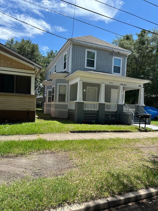 Foto principal - Duplex available off Myrtle total rehab