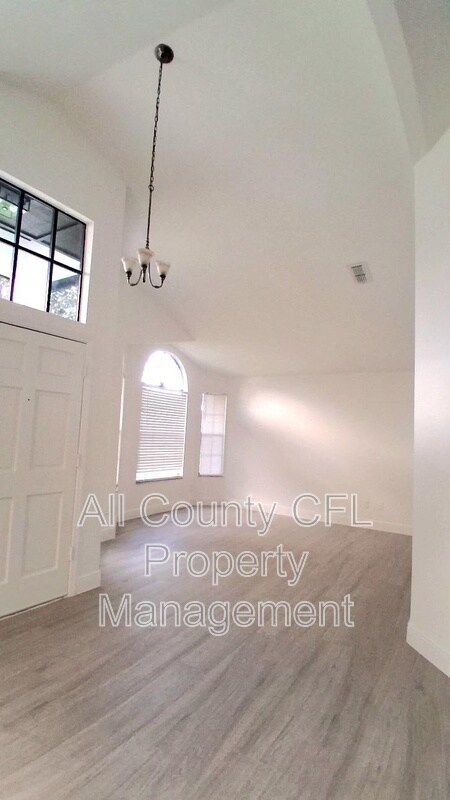 Building Photo - 553 Walnut Grove Pl