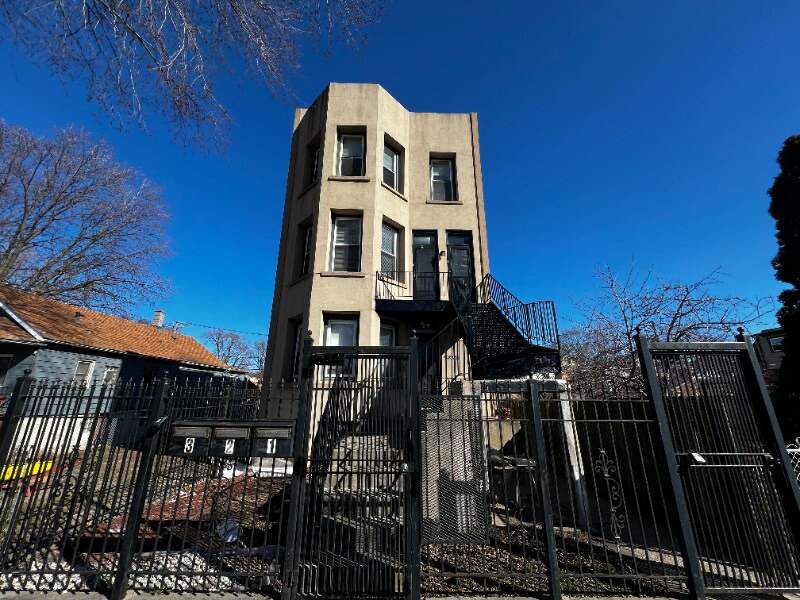 Foto principal - 9613 S Ave N
