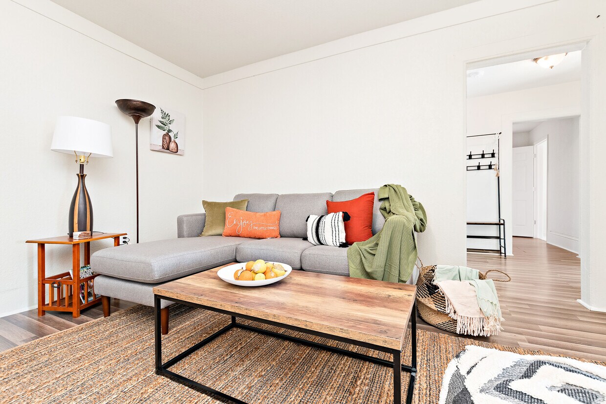 220 W Excelsior St Unit Upstairs excelsoir, Excelsior Springs, MO