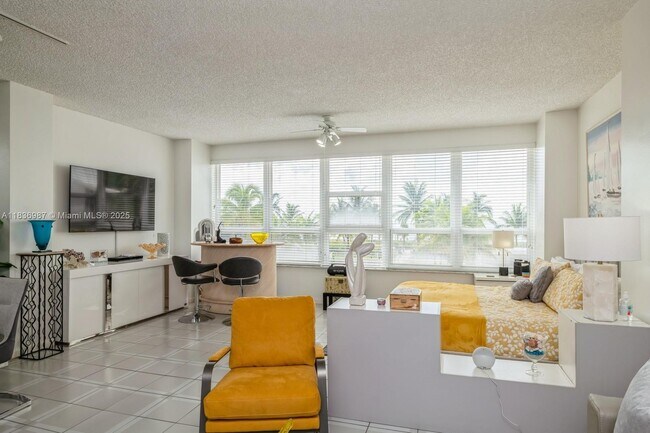 Building Photo - 4925 Collins Ave