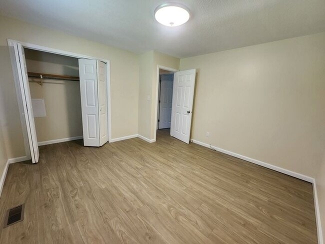 Foto del edificio - Updated-Pets Welcome-Pay Electric ONLY!