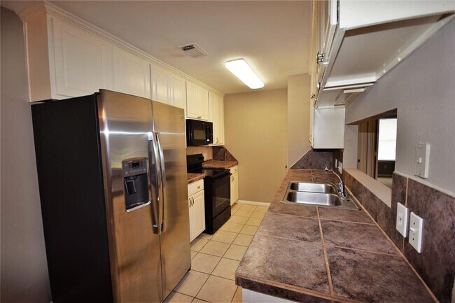 Foto del edificio - 5350 Cherie Crest Ct