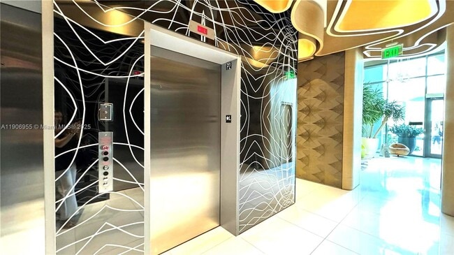 Building Photo - 501 NE 31st St