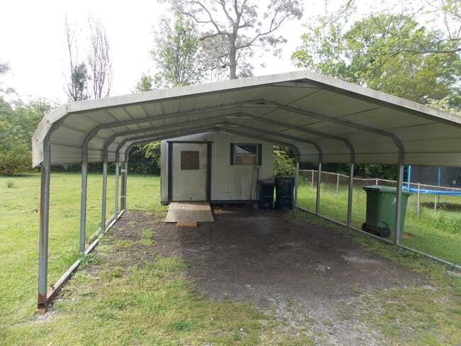 Building Photo - 1108 Ellis Rd