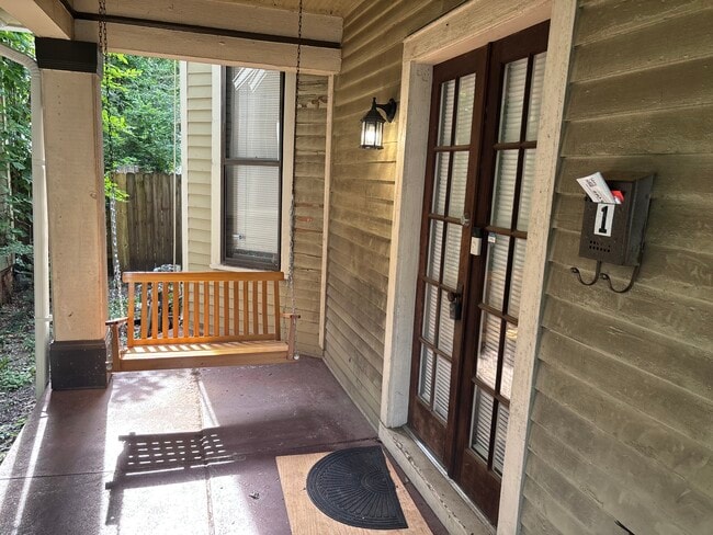 Private porch - 23 N Belvedere Blvd