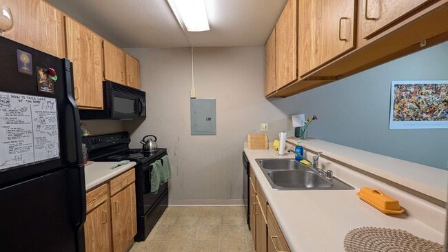 Building Photo - 5333 Brody Dr