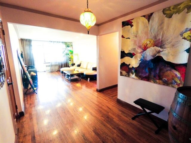 Foto principal - 3235 Emmons Ave