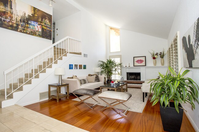 Foto del edificio - 10228 Mossy Rock Cir