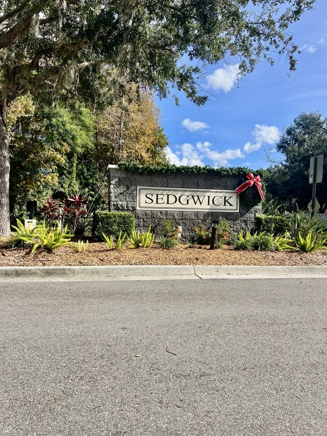 Foto del edificio - 1407 Lyonshire Dr