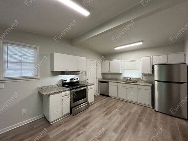 Building Photo - 1449 Ticonderoga Dr
