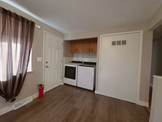 Photo - 209 S Hooker St House