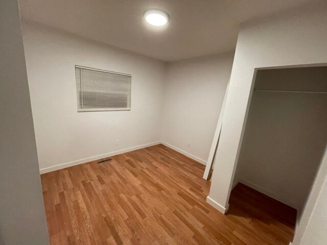 Building Photo - 215 Elm St