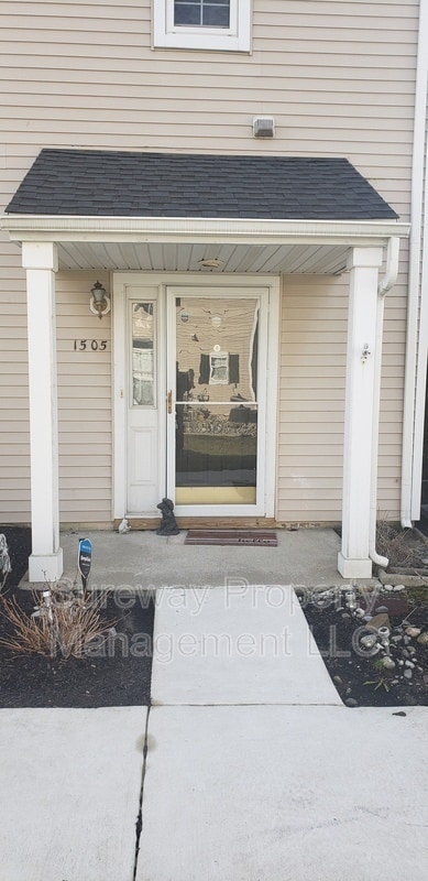 Foto principal - 1505 Saxony Dr