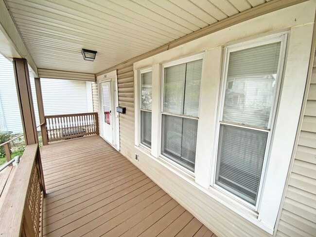 Building Photo - Freshly Updated Single Family in Dayton!
