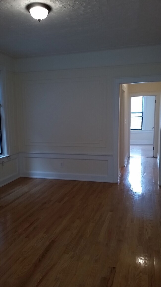 Building Photo - 3318 30th Ave