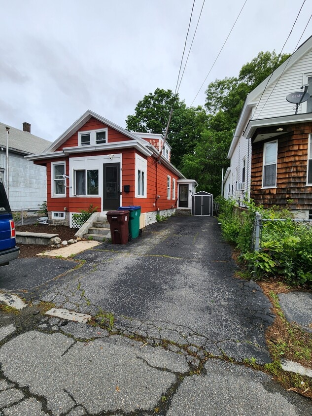 Primary Photo - 28 Epping St