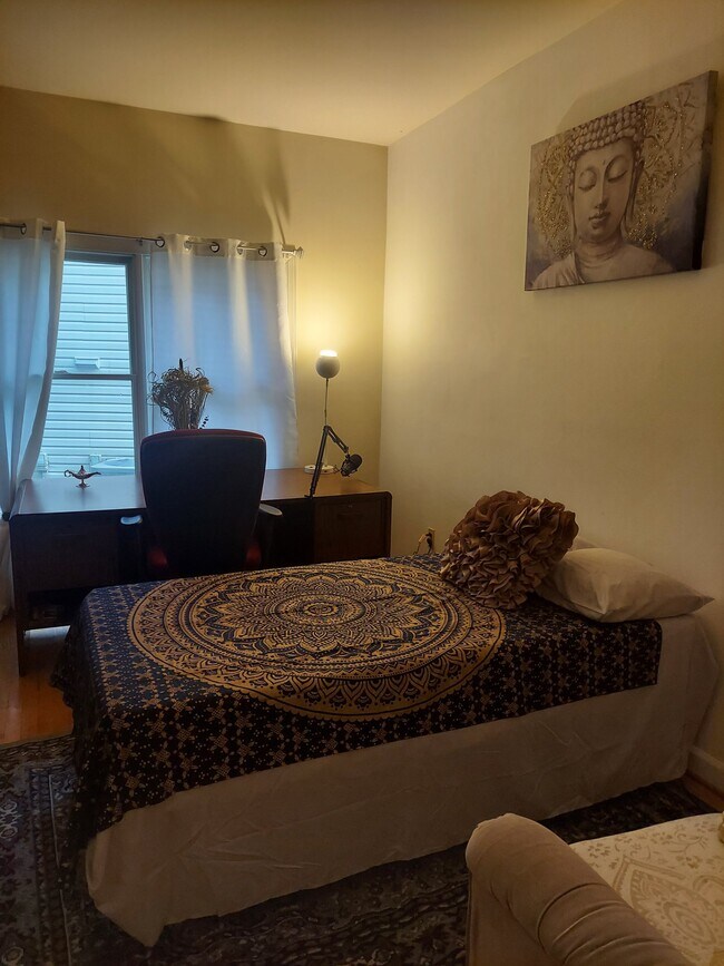 Foto del edificio - 9205 Linden Grove Ct